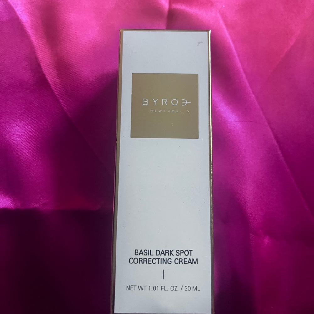 BYROE Basil Dark Spot Correcting Cream - White
